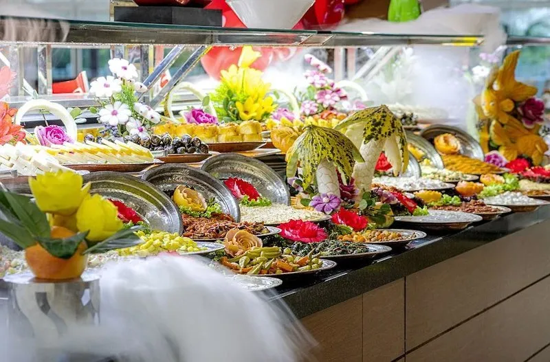 Bogata samopostrežna ponudba hrane v hotelu Bera