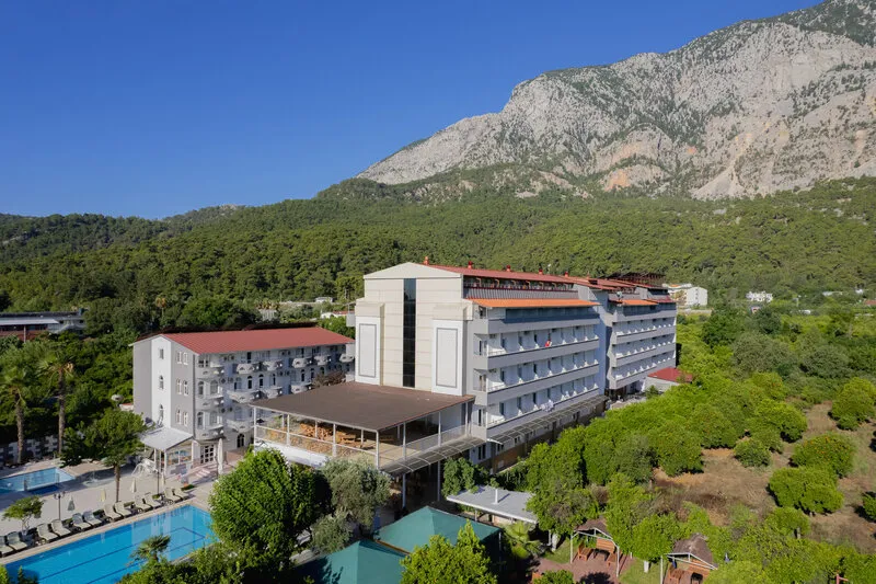 Zračni posnetek hotela Grand Hotel Derin pod goro