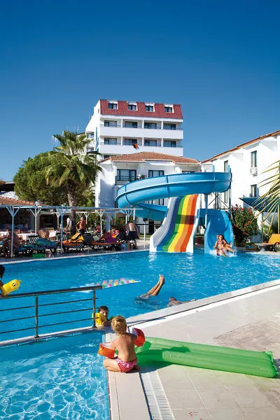 Bazen in tobogani v hotelu Süral Garden