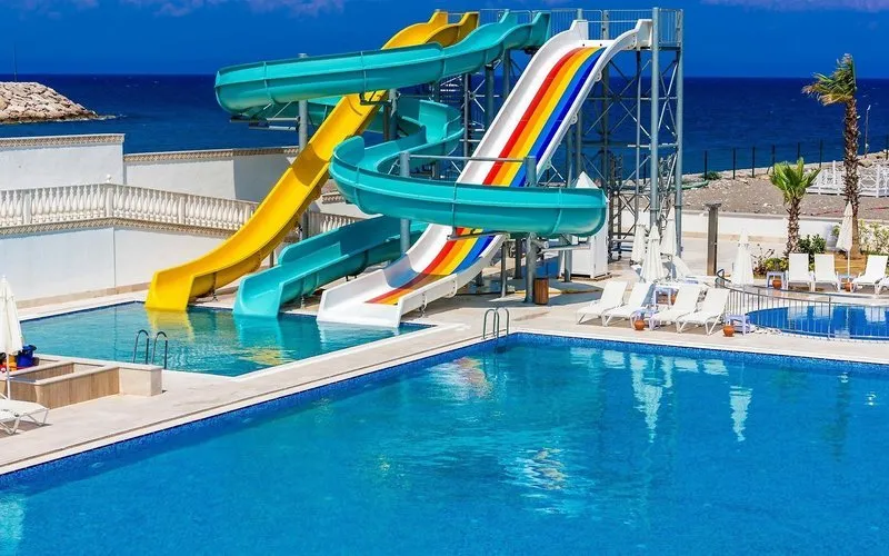 Vodni tobogani v akvaparku hotela