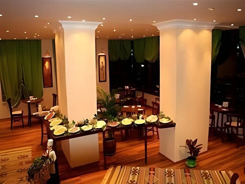 Hotelska restavracija z bifejem