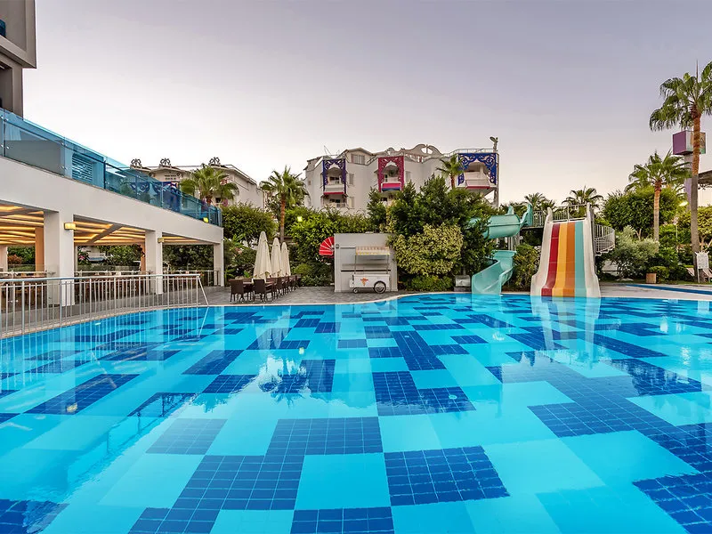 White City Beach Hotel