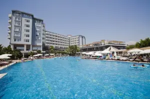 Mira Meridia Beach Resort Hotel