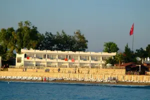 Side Beach Club